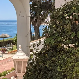 Tranquil Oceanfront Escape, One-bedroom Haven Mijas