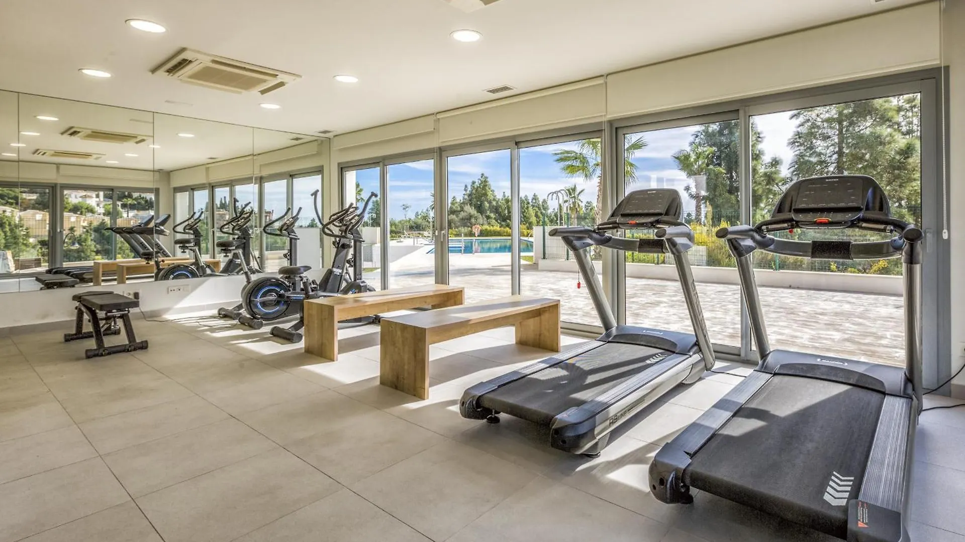 Vivi Homes - Luxor Gym, Pool, Terrace & Beach Mijas Spain