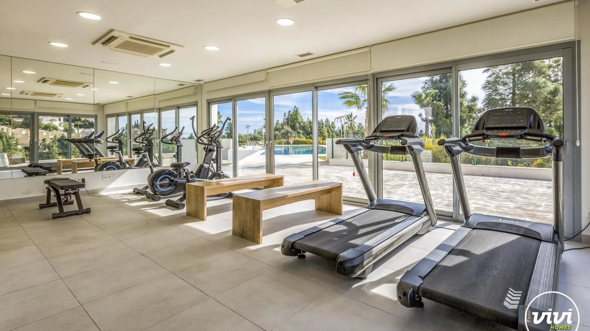 Vivi Homes - Luxor Gym, Pool, Terrace & Beach Mijas Apartment