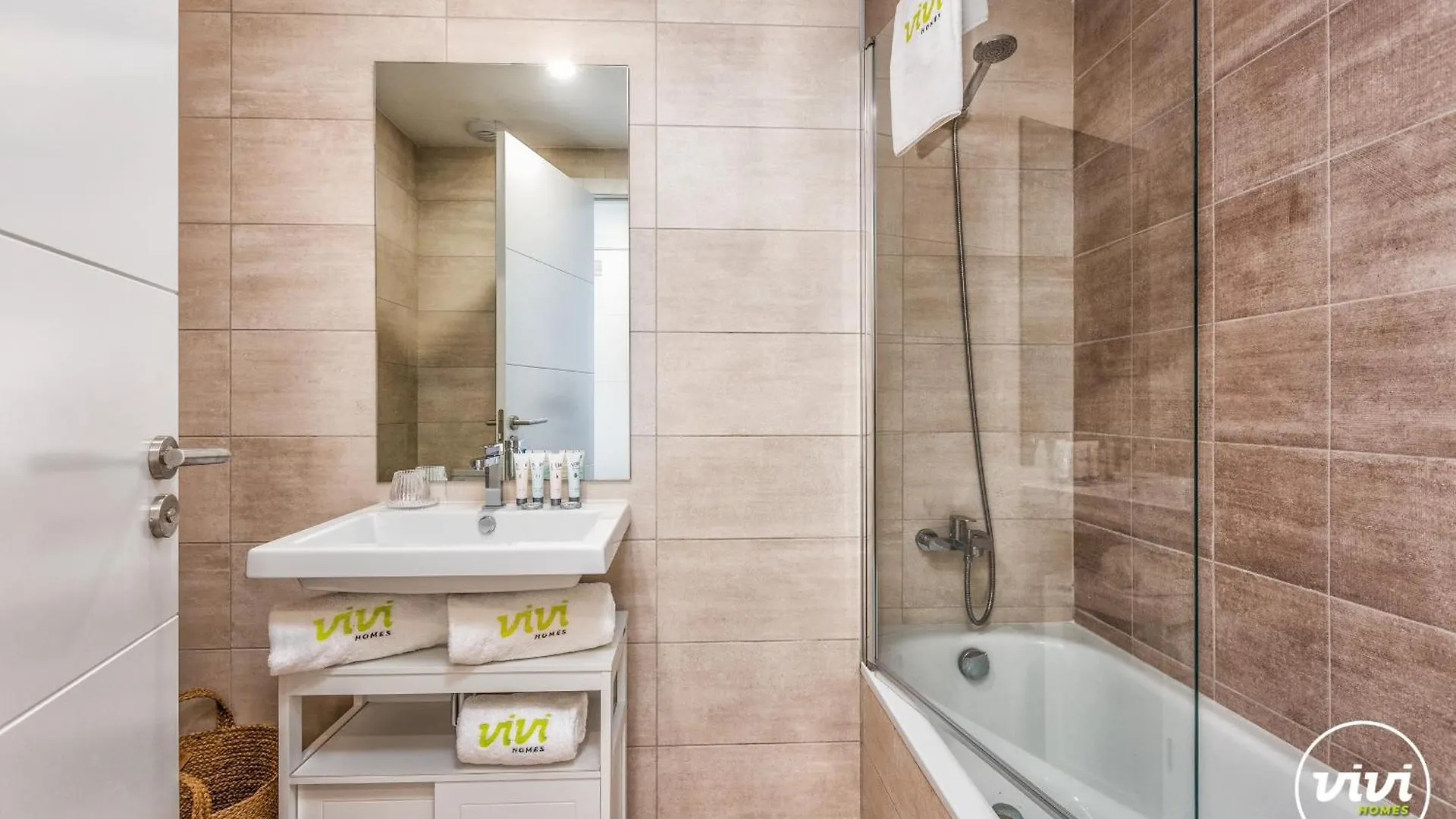Vivi Homes - Luxor Gym, Pool, Terrace & Beach Mijas Apartment