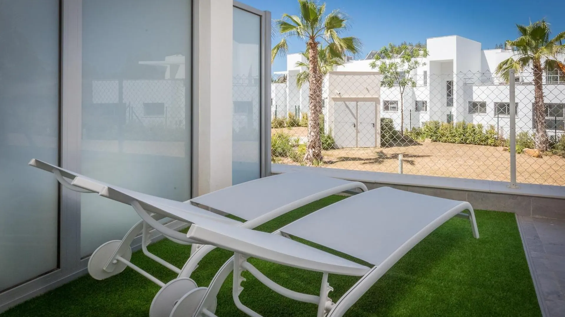 Vivi Homes - Luxor Gym, Pool, Terrace & Beach Mijas Apartment